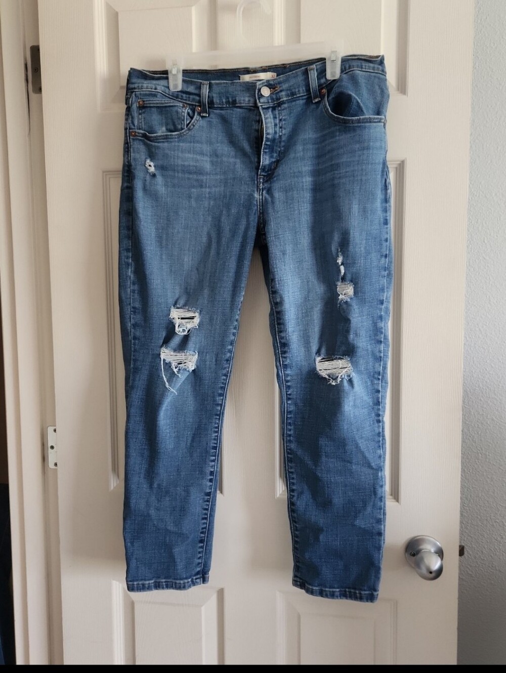 Levi's Women's Ripped Boyfriend Jeans